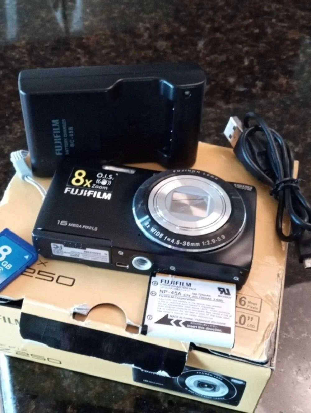 Fujifilm Black FinePix JZ250 Compact 8x Optical Zoom Camera with Case